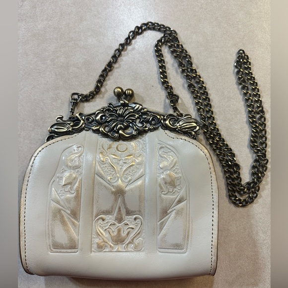 Patricia Nash Handbags - Patricia Nash vintage purse like new